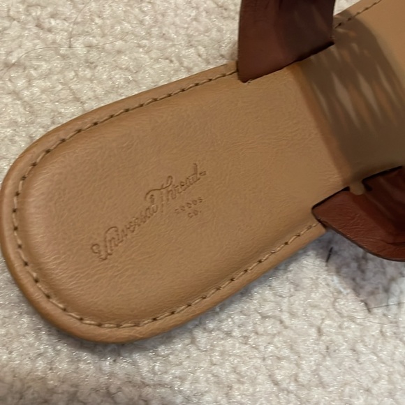 Universal Thread Sandals - Picture 4 of 5
